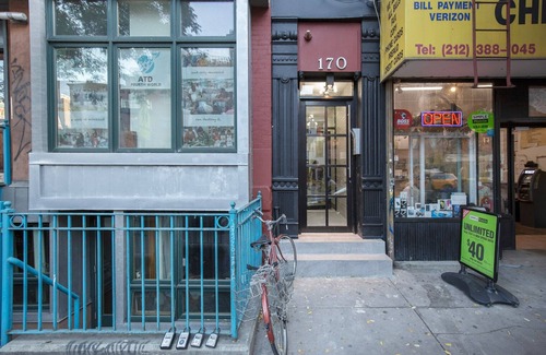 Ukrainian Village Apartamento | New Reno East Village 2BR w/ W/D, nr Union Sq, by Blueground