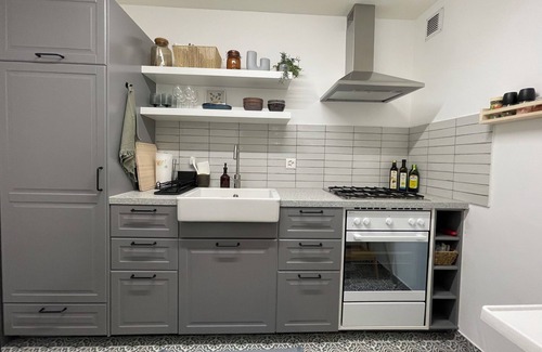 Lucerne Apartamento | NEW renovated 2-bedroom City Apartment with Free Parking