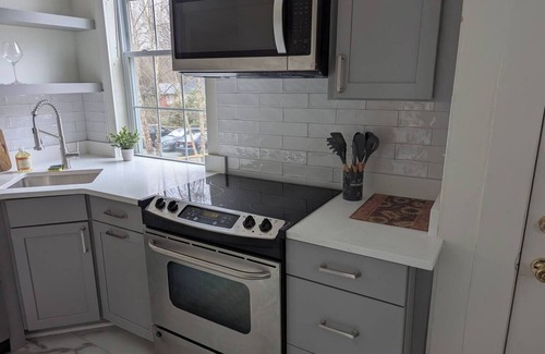 Durham Apartamento | NEW! Renovated 2Br/1Ba Convenient to 9th St, NCSSM