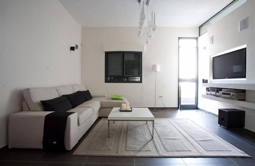 Tel Aviv City Center Apartamento | Nuevo renovado 2BR Apt Center Tel Aviv, Wifi, Ascensor