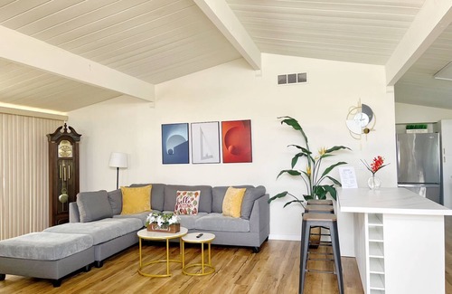 Walnut Valley Casa | New Renovated 3BD/2BA House(1K Mbps Wifi, Netflix,Pet-friendly)