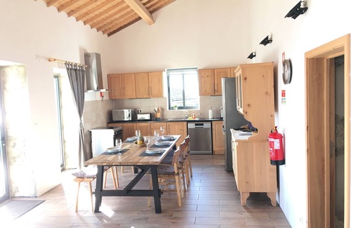 Nordeste Casa | Nueva casa de vacaciones renovada con una gran cocina y una vista gigantesca