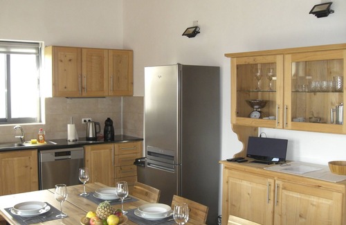 Nordeste Casa | Nueva casa de vacaciones renovada con una gran cocina y una vista gigantesca