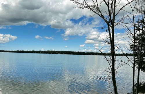 Oro-Medonte Cabaña | New Renovated Waterfront Cottage Orillia 1hr from GTA -Summer 2023 Availability!