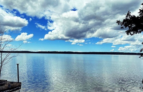 Oro-Medonte Cabaña | New Renovated Waterfront Cottage Orillia 1hr from GTA -Summer 2023 Availability!