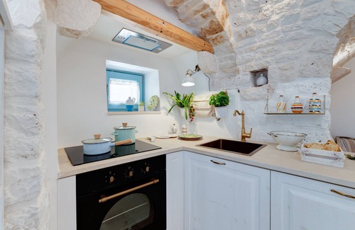 Castellana Grotte Villa | New renovation Luxury Trulli ERICLA Resort with infinity pool and olive trees