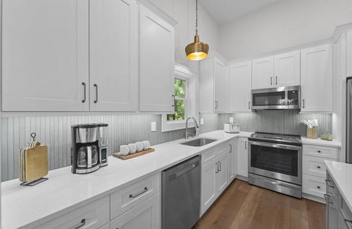 Nags Head Cabaña | NEW Retreat with Pool, Hot Tub, and Premium Amenities! NEXT to 'Park and Paddle'