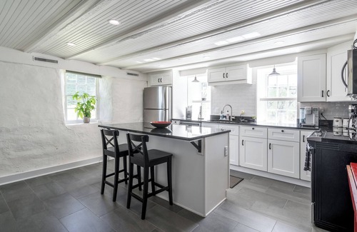 Charlottesville Casa | Rivanna Farm Estate | Pickleball | Pool | Hiking