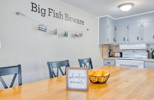 Belspring Casa | Riverfront 3 BD house, 20 minutes away from VT | All Amenities