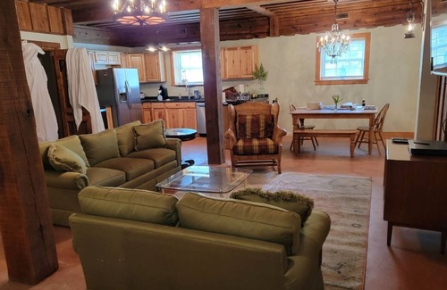 Beckwith Casa | New River Gorge National Park 4 Bedroom 2 Bathroom