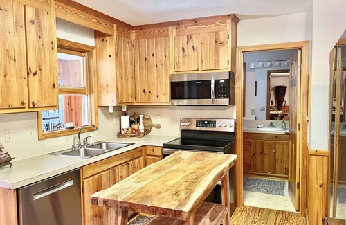 Mouth of Wilson Cabina | New River Mountain Vacation Home Kayak, Bike, Fly Fish