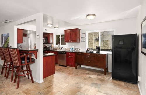 Ahwahnee Casa | New! Rivertop Hideaway with big views/spa/games/privacy!
