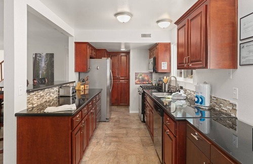 Ahwahnee Casa | New! Rivertop Hideaway with big views/spa/games/privacy!