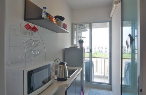 Lat Krabang Apartamento | ¡Nueva habitación cerca del aeropuerto de Suvarnabhumi y del centro comercial Paseo con piscina y gimnasio!