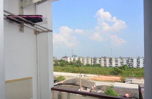 Lat Krabang Apartamento | ¡Nueva habitación cerca del aeropuerto de Suvarnabhumi y del centro comercial Paseo con piscina y gimnasio!