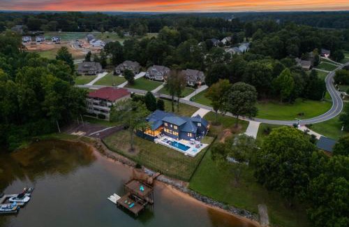 Mooresville Casa | New Saltwater Pool Spa Views Wilson Hideaway