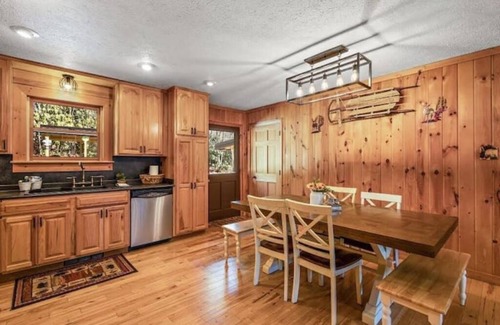 Newland Cabina | New! Secluded Cabin Fire Pit Sleeps 12 Game Room