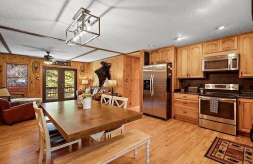 Newland Cabina | New! Secluded Cabin Fire Pit Sleeps 12 Game Room