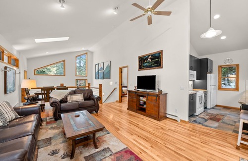Downieville-Lawson-Dumont Casa | New! Secluded Forest Oasis - Backs up to National Forest - Fireplace