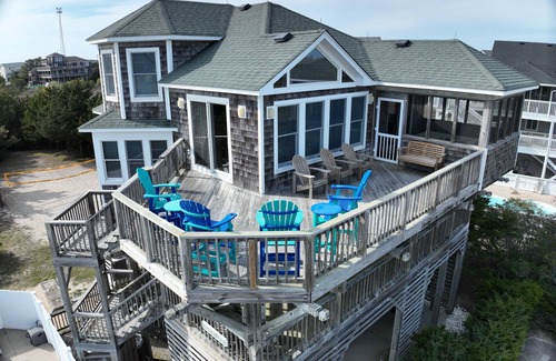 Waves Casa | NEW!! SEMI-OCEANFRONT-Waves, NC: 4-bdrm/private pool w/tiki bar-TREASURE CHEST!