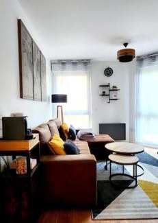 Suresnes Apartamento | New & serene 1-bedroom apart near #LaDéfenseParis #Parking&Fibre