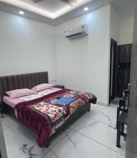 Muzaffarnagar Apartamento | New shiv shudh bhojnalaya
