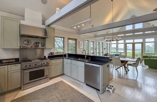 East Norwalk Casa | New! Shore Haven: Private Island Retreat w/ Sauna & Long Island Sound Views