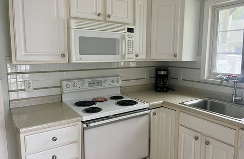 Silver Beach Casa | New Silver Beach Cozy Cottage-near Seacrest Resort and Old Silver Beach!