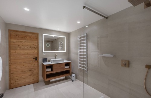 Courchevel Apartamento | Nuevo apartamento a pie de pistas con acceso directo en Courchevel 1850