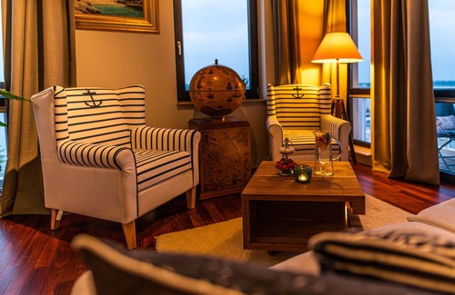 Bitterfeld Hotel | NUEVO: Dormir en el Seensucht’s Resort - Habitación de capitanes