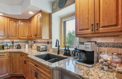 Hastings Casa | NEW! Sleeps 12, Fam. Friendly, Game Room. Dog OK!