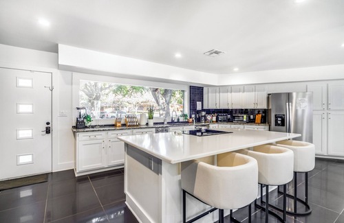 Castle Hills Casa | New! Sleeps 16! Heated Pool, Outdoor Movie Theater, Game Room, Putting Green!