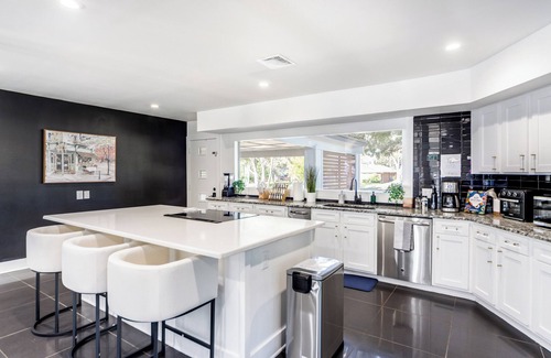 Castle Hills Casa | New! Sleeps 16! Heated Pool, Outdoor Movie Theater, Game Room, Putting Green!