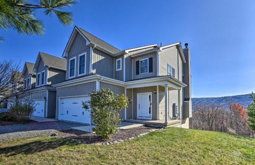 Tannersville Casa | New ! Slopeside Townhome : WFH, Ski, Dine & Hike