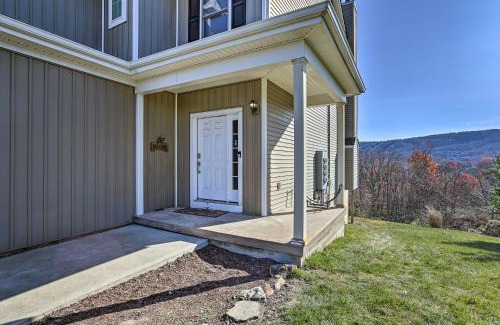 Tannersville Casa | New ! Slopeside Townhome : WFH, Ski, Dine & Hike