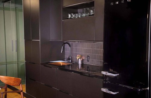 Melrose Casa | The NomadPad Modern Private Studio with Full Kitchen and Yard in the Heart of LA