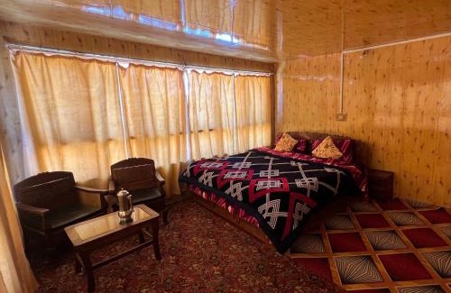 Laripora Casa | New snow view resort pahalgam