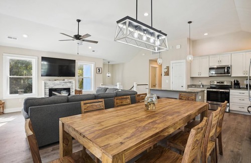 Monteray Shores Casa | New,Soundside,Luxury,PetFriendly Home,Private Pool