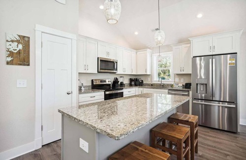 Monteray Shores Casa | New,Soundside,Luxury,PetFriendly Home,Private Pool