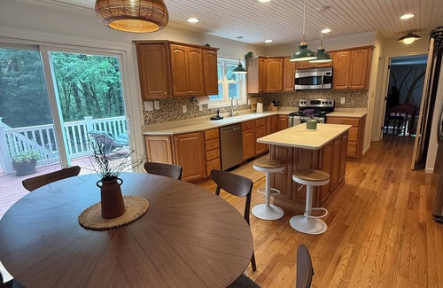 Royal Pines Casa | NEW! South of Asheville, Games, Sauna, Pool, Spa, Fire Pit, Sleep 16