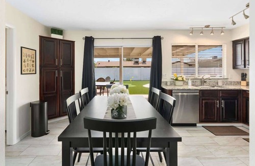Glendale Casa | *NEW* Southwest Pool Oasis! Ping Pong & Mini Golf!
