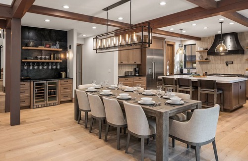 Cle Elum Casa | New! Spa Inspired Luxury Retreat*7BR*Sauna*Hot&Cold Tubs*Game Rm*Fire Pit