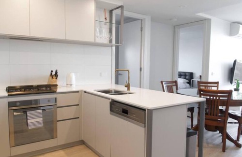 Northcote Apartamento | New Spacious 2 Bedroom With Gorgeous City Views