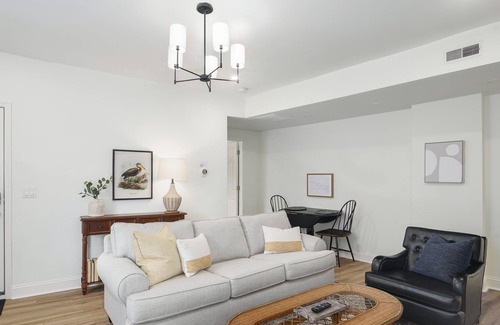 Manayunk Apartamento | New, spacious 2BR with deck and parking