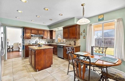 Greenacres Casa | New! Spacious 3K sq ft 4BD/3Bath + Pool