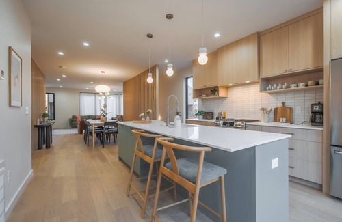 Greenville Downtown Casa | NEW Spacious 4-Story 4-bedroom Townhome Retreat in Greenville