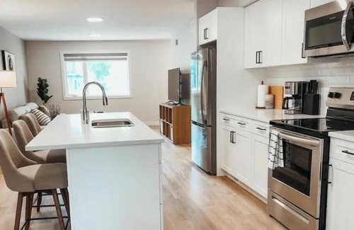 Winnipeg Condominio | New & Spacious 5 Bed / 3.5 Bath Duplex in South Osborne
