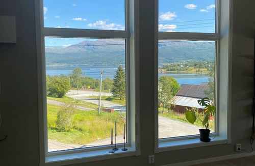 Lenvik Apartamento | New, spacious apartment