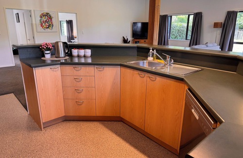 Hanmer Springs Casa | New, Spacious, Sunny, Modern w/ Mountain Views. Woodbank Retreat Hanmer Springs