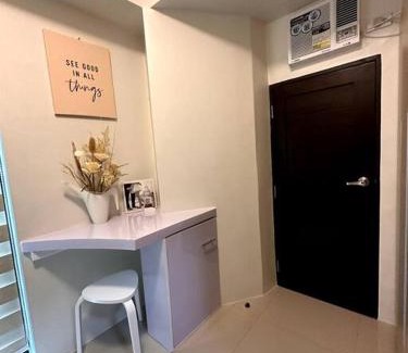 Loyola Heights Apartamento | New & Spacious Unit in QC w/Wifi & Netflix